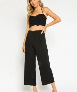 NEW ARRIVALS OLIVACEOUS SWEETHEART HALTER TANK