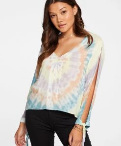 TOPS CHASER TIE DYE V NECK HI LO BLOUSE
