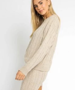 OLIVACEOUS CABLE KNIT PULLOVER SWEATER