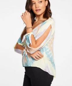 TOPS CHASER TIE DYE V NECK HI LO BLOUSE