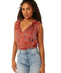 MISA ABRIL TOP NEW ARRIVALS