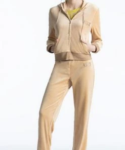 JUICY COUTURE CLASSIC VELOUR HOODIE BEACHWOOD 9 JUICY COUTURE CLASSIC VELOUR HOODIE BEACHWOOD