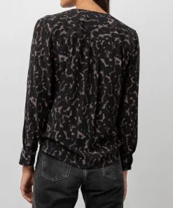 RAILS HILLARY DIFFUSED CHEETAH BLOUSE 10 RAILS HILLARY DIFFUSED CHEETAH BLOUSE