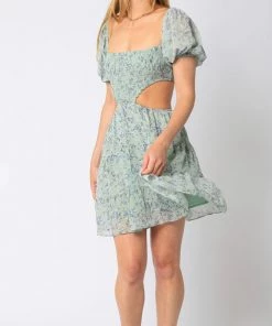 OLIVACEOUS NEW ARRIVALS OLIVAEOUS FLORAL SMOCKED MINI CUTOUT DRESS