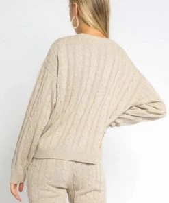 OLIVACEOUS CABLE KNIT PULLOVER SWEATER