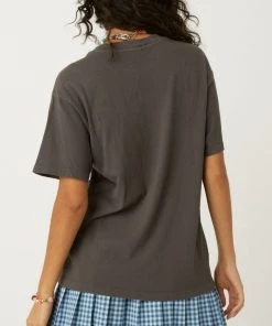 NEW ARRIVALS DAYDREAMER NOTORIOUS B.I.G. CROWN WEEKEND TEE