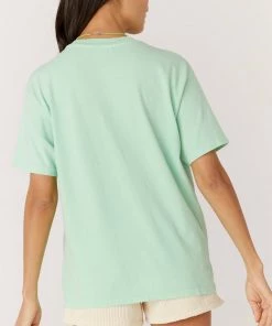 DAYDREAMER QUEEN 1975 WEEKEND TEE MINT NEW ARRIVALS