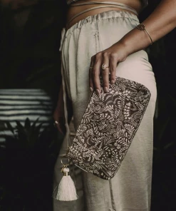 PAPAYA! LIVING WOMAN SMALL TASSLE POUCH NEW ARRIVALS